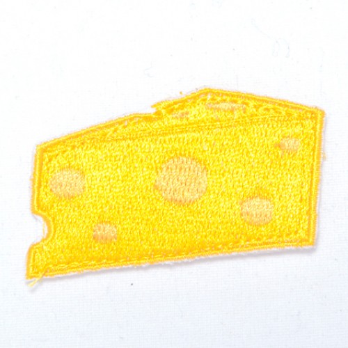 Syr žltý nášivka / šírka 5,2 cm x 2,5 cm výška / 